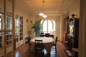 dining room