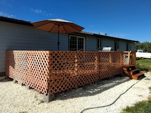 New back deck with barbecue grill to enjoy amazing views after a long day