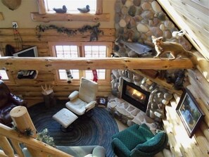 The Log Cab-Inns cozy gas fireplace
