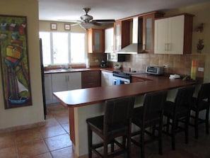 Fully equipped kitchen.