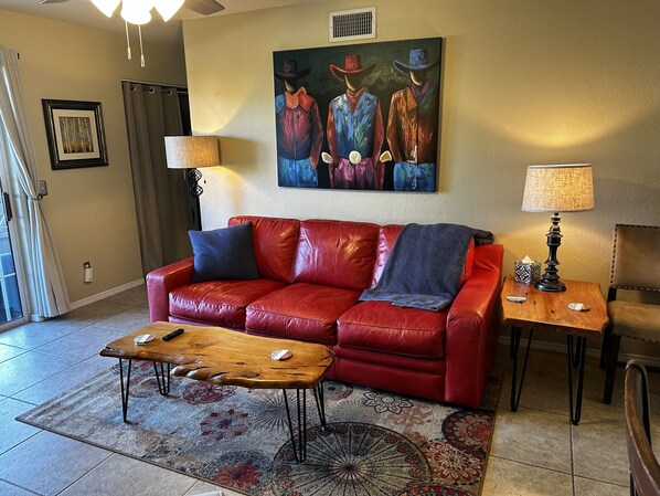 Living room
