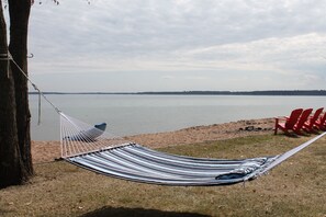 Beach Living! Hammock for relaxing, kayak for exploring.