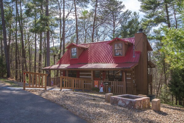 Pigeon Forge Cabin "Cozy Bear Escape"