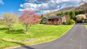 Paved Driveway and Year Round Access