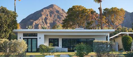 Indian Wells Mid-Century Modern Luxury