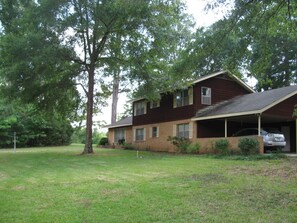 Front view of the house.