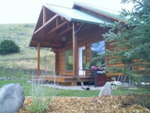 Sage Healing Retreat Cabin with Grill