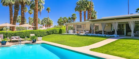 Gorgeous Pool as the centerpiece of the villa 