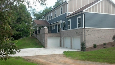 Game day rental with a patio to die for