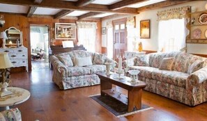 YOUR OWN PUB ROOM WITH BAR 
 AND PIANO