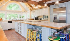CHEF'S KITCHEN WITH ANY GADGETS YOU CAN THINK OFF FOR BAKING /COOKING