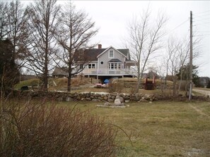 Beautifully maintained 3 Bedroom House with exceptional views