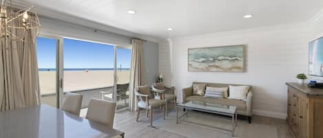 This split-level downstairs unit is a beautifully appointed, stylish property in a terrific location at 34th Street beach!