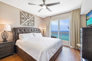 Master King Bedroom on Gulf with balcony access