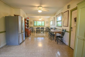 Kitchen eating area