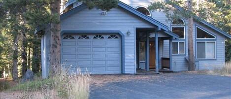 Enjoy the winter safety of a flat driveway at our convenient Tahoe Donner home.