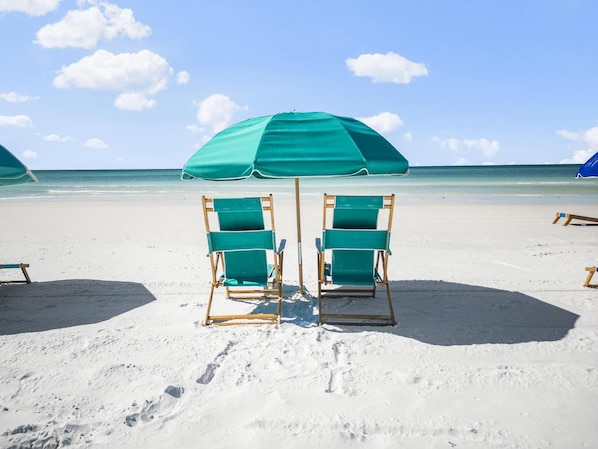 Your paradise awaits!
4 chairs and 2 umbrellas come with your rental.