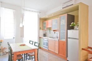 Livingroom - dining area