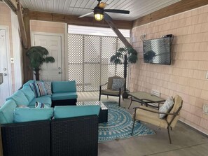 Sitting area under home