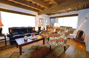 Comfortable & Beautiful Main Living Room