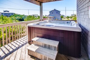 Surf-or-Sound-Realty-Trident-873-Hot-Tub