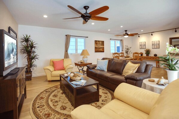 Every detail has been nicely appointed, with granite countertops, woodplank flooring, and comfortable furnishings.
                
