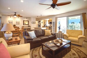If you're looking for a peaceful retreat, we know you'll love this rear upstair apartment, located on a quiet residential street while also  walkable to the best attractions in Newport!
                