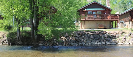 Cabin on the River in Pigeon Forge - Down by the River - Located on the Little Pigeon River