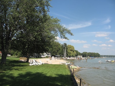  Macatawa Lake View Cottage by State Park and Bike Trails 