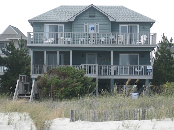 Beachfront view of Pier View