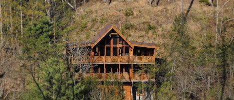 Smoky Mountain Cabin "Katies Lodge" - 3 Covered Back Decks