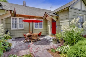 Front patio and entry
