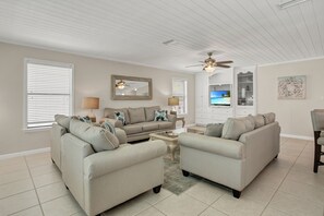 Upstairs Main Living Area 