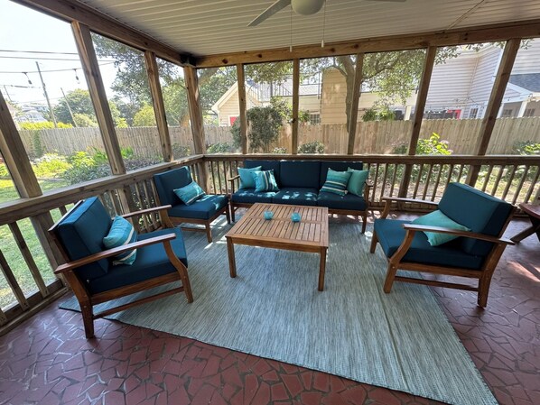 Screened in porch