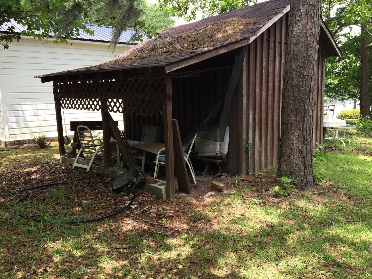 Vintage Family Lake House Lake Marion- NEW DOCK IN APRIL 2019