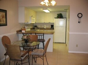 Fully Equipped Kitchen and Dining Room