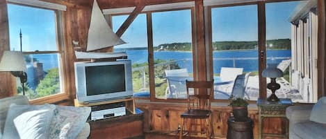 Stunning water views from main living area. (New HD T.V)