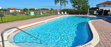 Huge resort pool (heated) at the clubhouse two doors down