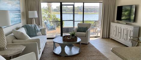 Living Room overlooks Golf Course Pond, great for catch and release fishing!