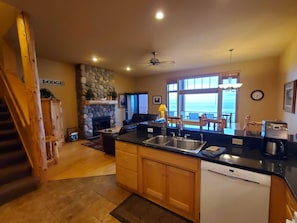 Great view of the lake from all rooms