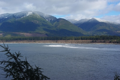 A Wild Coast Chalet ~ with sunny outlook and beautiful tree views