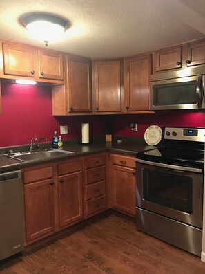 Updated kitchen and appliances