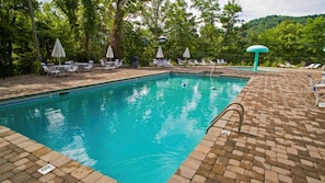 3 conveniently located Chalet Village Owners Clubs for my guests to enjoy FREE