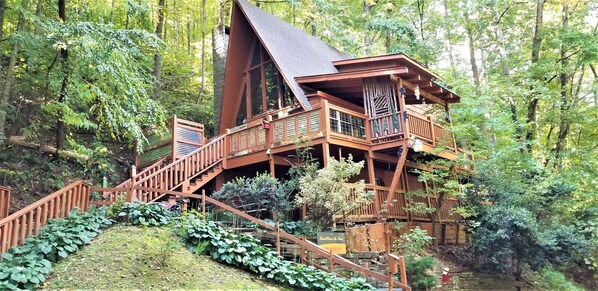 Convenient to Great Smoky Mountain National Park & downtown Gatlinburg-2 miles