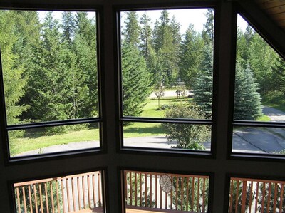 The End Of The Road B&B - Cranbrook, British Columbia - Breakfast included - Queen Room with Forest View (Unit 2)