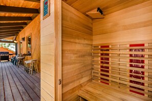 Radiant Heat Sauna with CD Player