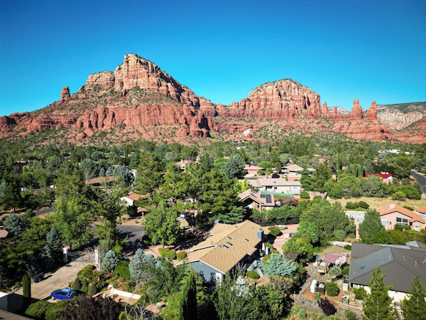 Sedona's breathtaking beauty surrounded by the iconic red rocks and lush woodlands