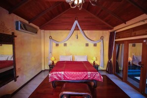 Exclusive Balinese 7BR Villa for rent