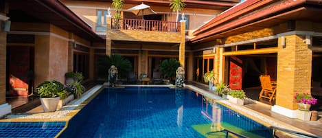 Exclusive Balinese 7BR Villa for rent