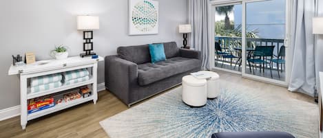 Living room with queen size sleeper sofa